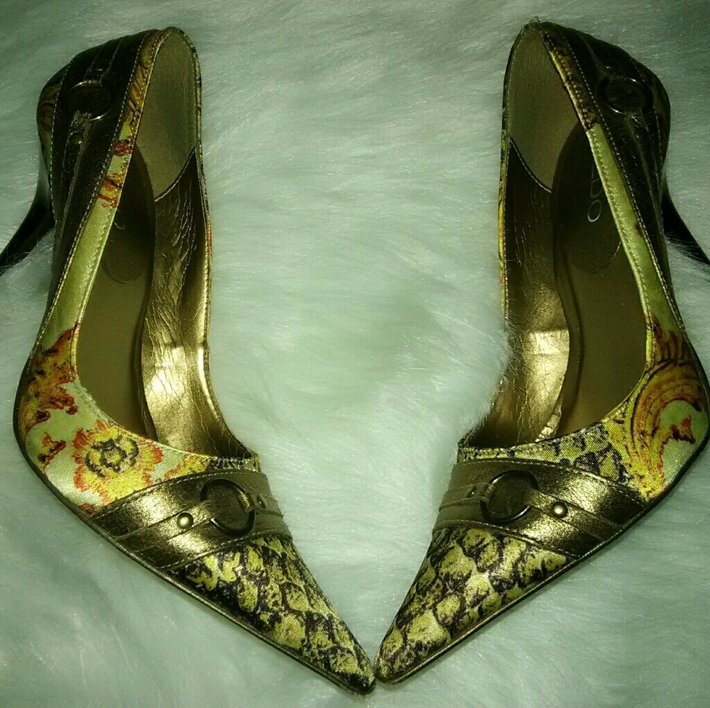 Shoes - Picture 8 of 8
